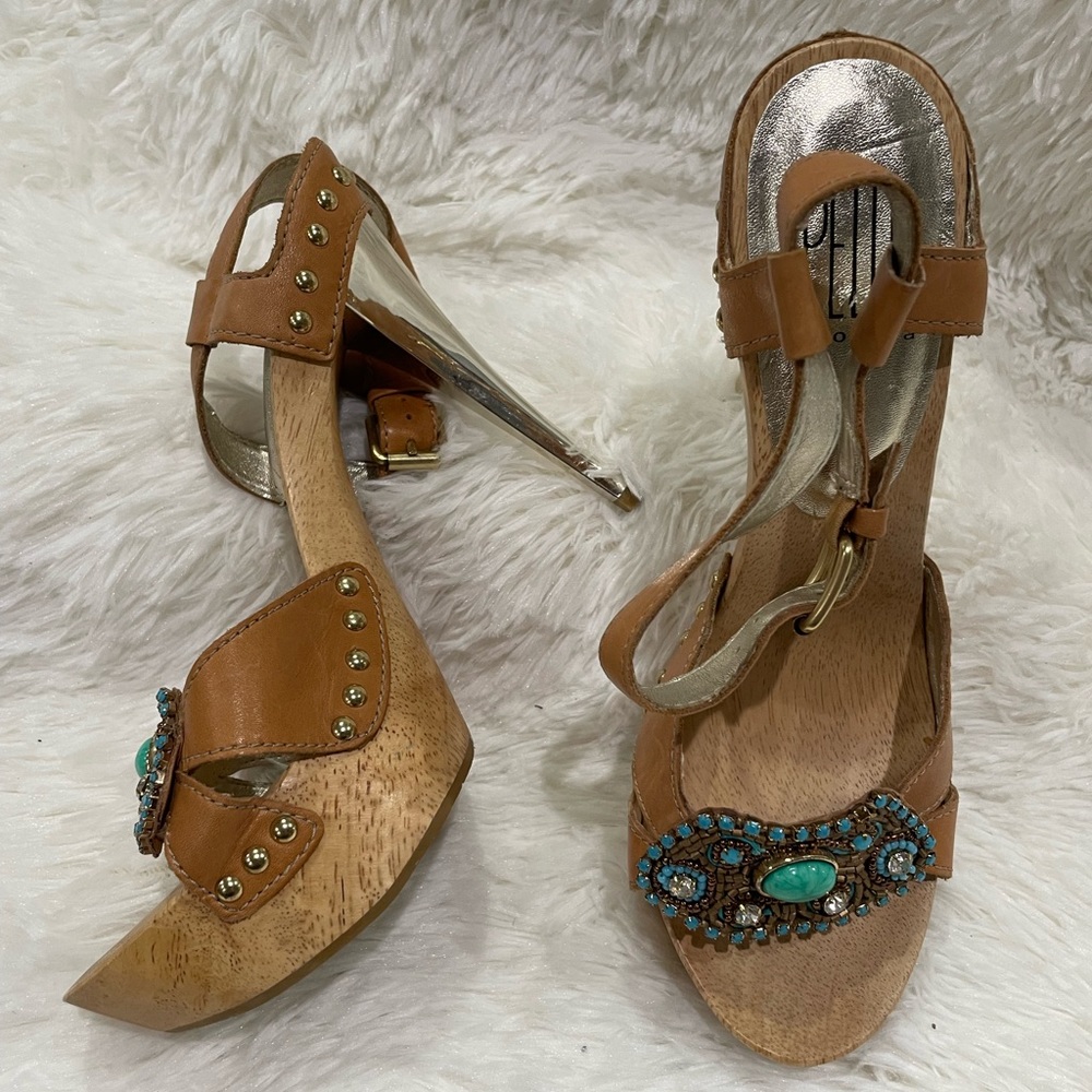 Pelle Moda Wooden platform heels with Turquoise bead detail- Size 8